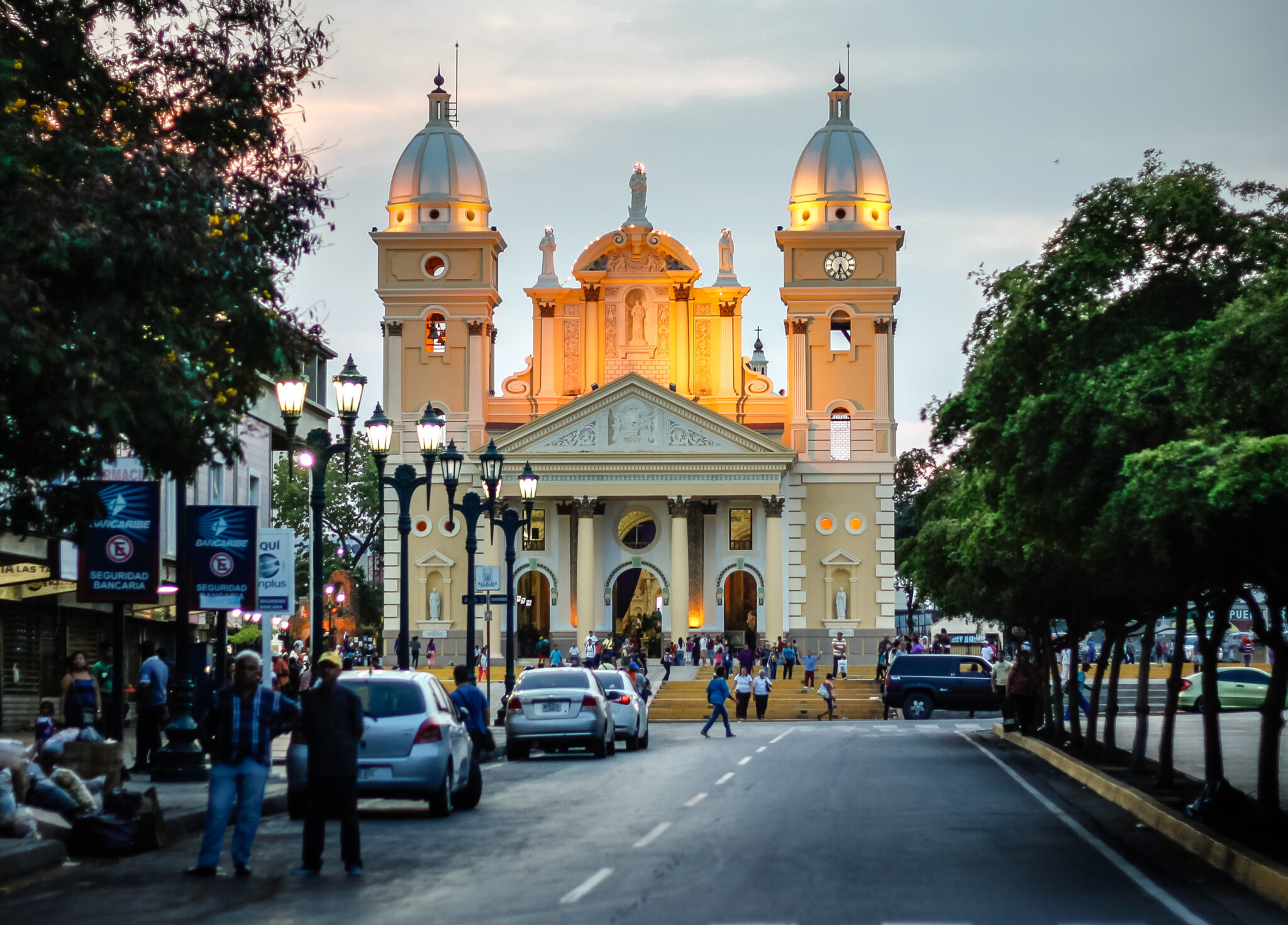 Basilica_de_Nuestra_Señora_de_Chiquinquira